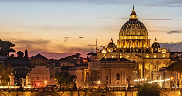 Der Petersdom bei Sonnenuntergang