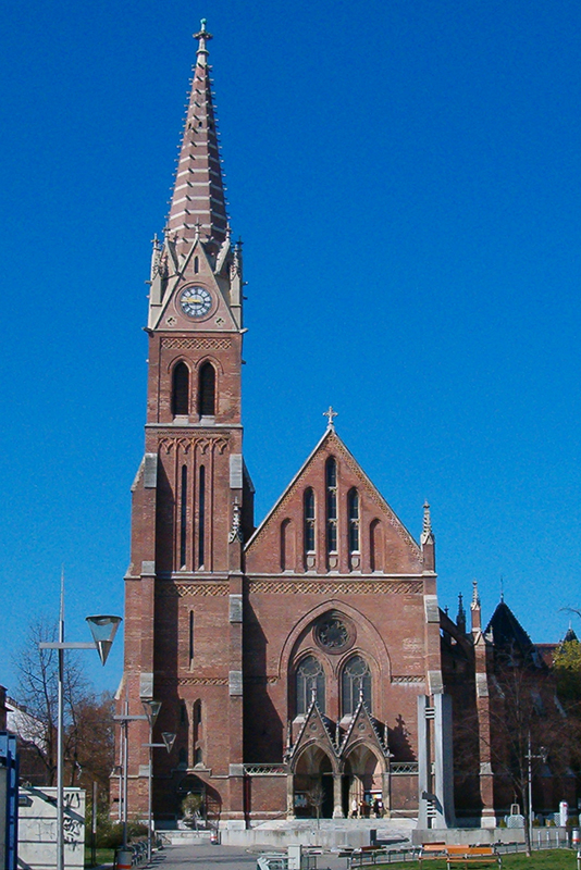 Die Rudolfsheimer Kirche vom Kardinal-Rauscher-Platz aus gesehen