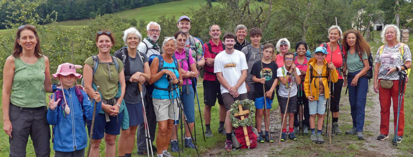 Gruppenbild der Wallfahrer/innen auf dem Pilgerweg